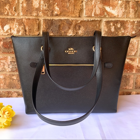 Coach Handbags - Coach Gallery Tote
